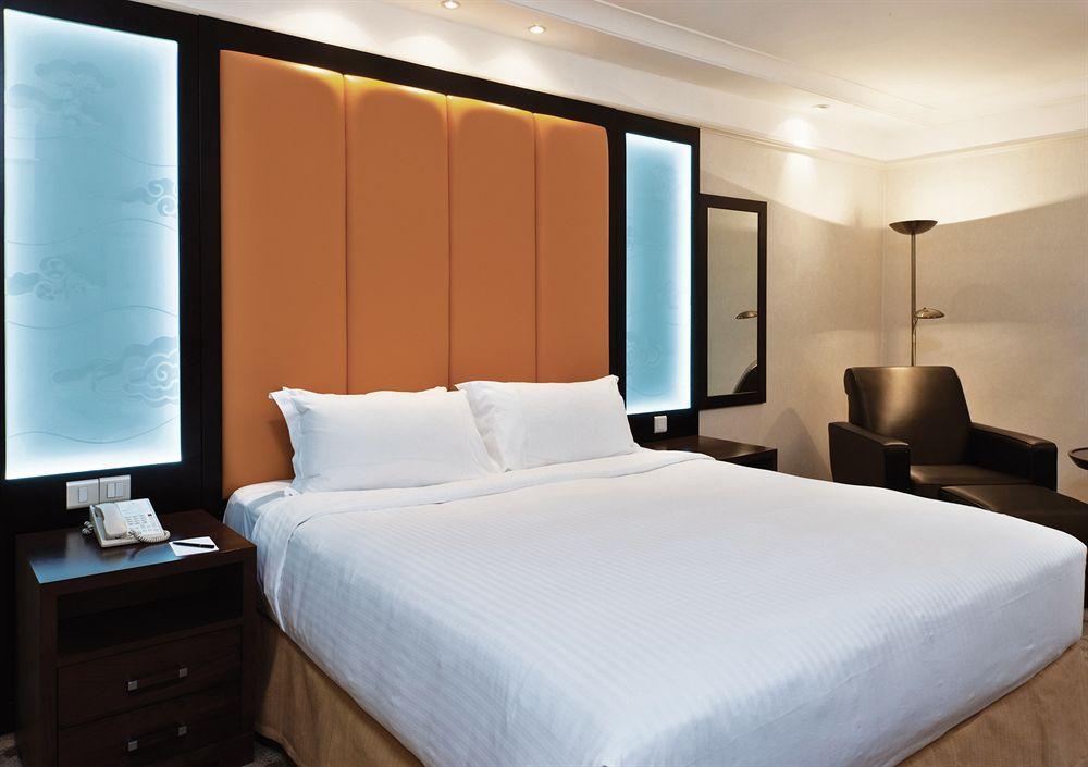 Millennium And Conference Centre Gloucester Hotel London