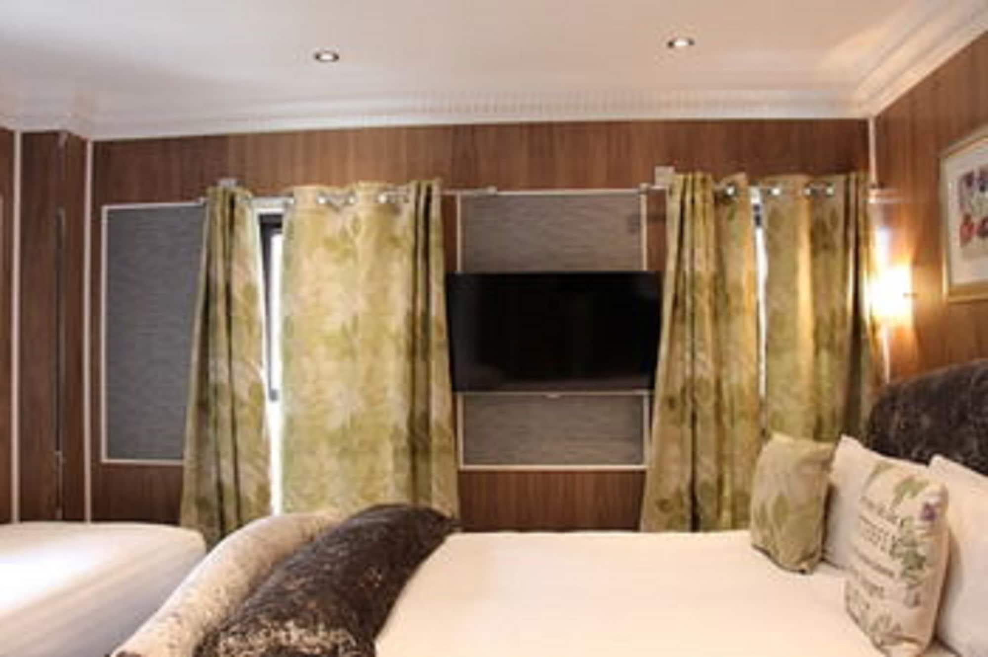 Cheshire Hotel