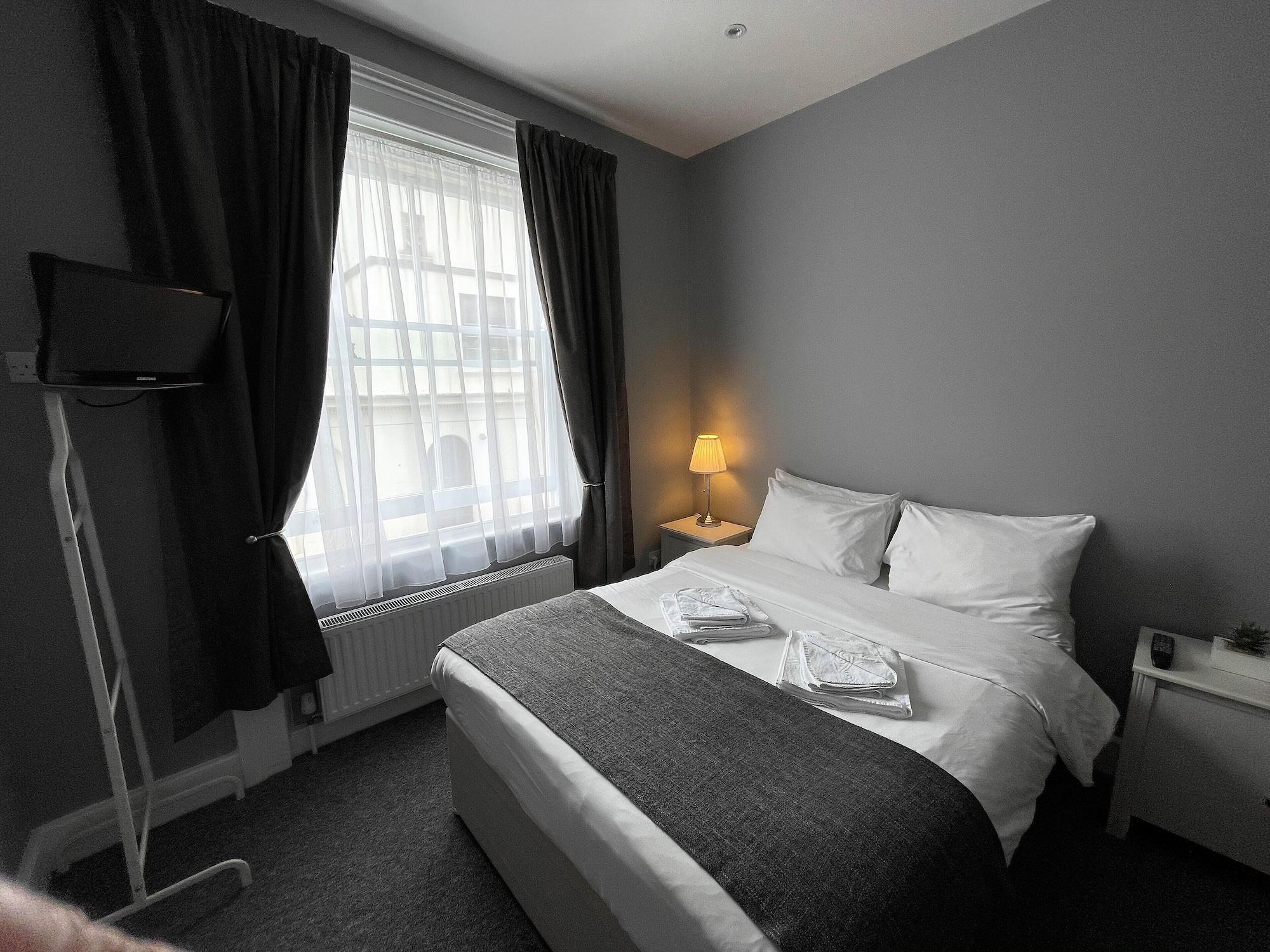Ravna Gora 3* Londra