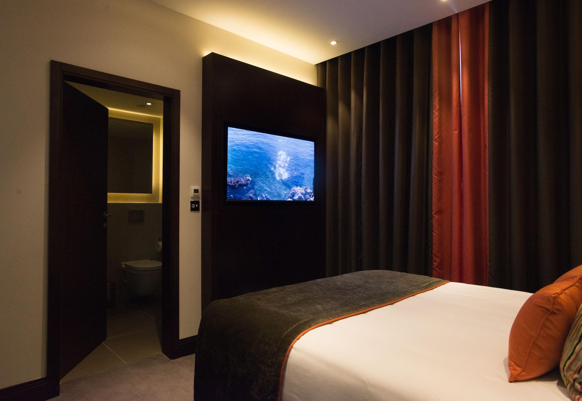 St George's - Wembley 4*