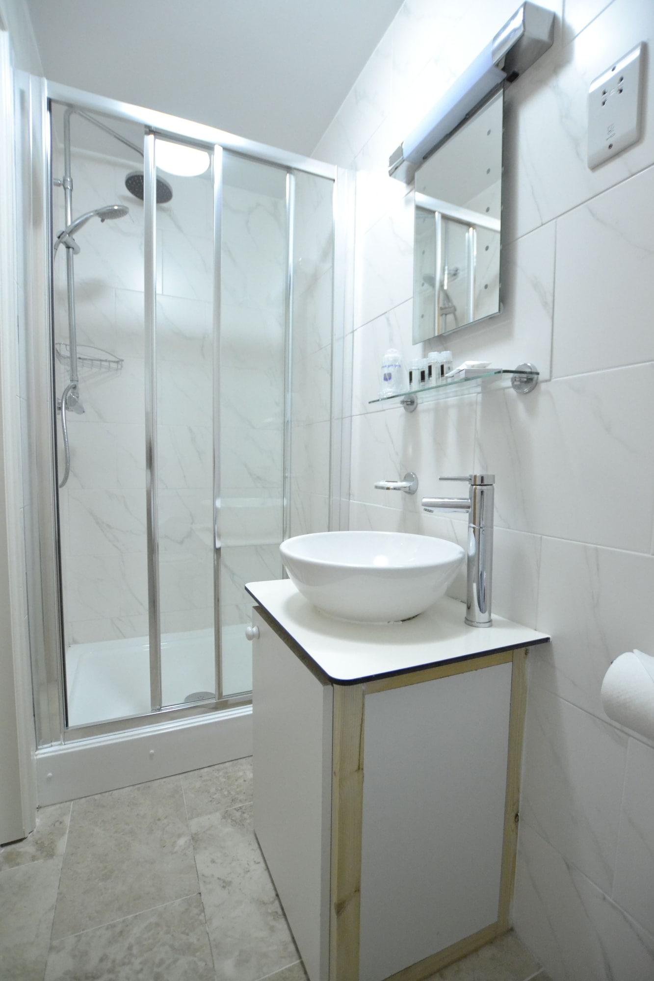 Western Ilford 3* London