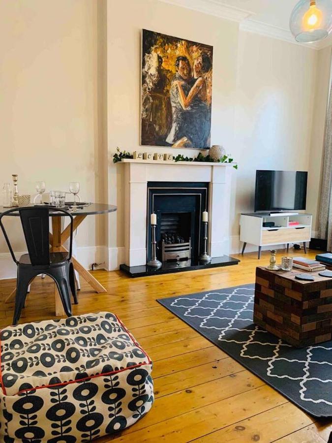 Luxury Fulham Flat With 5* Touches Nr River Thames Apartment London