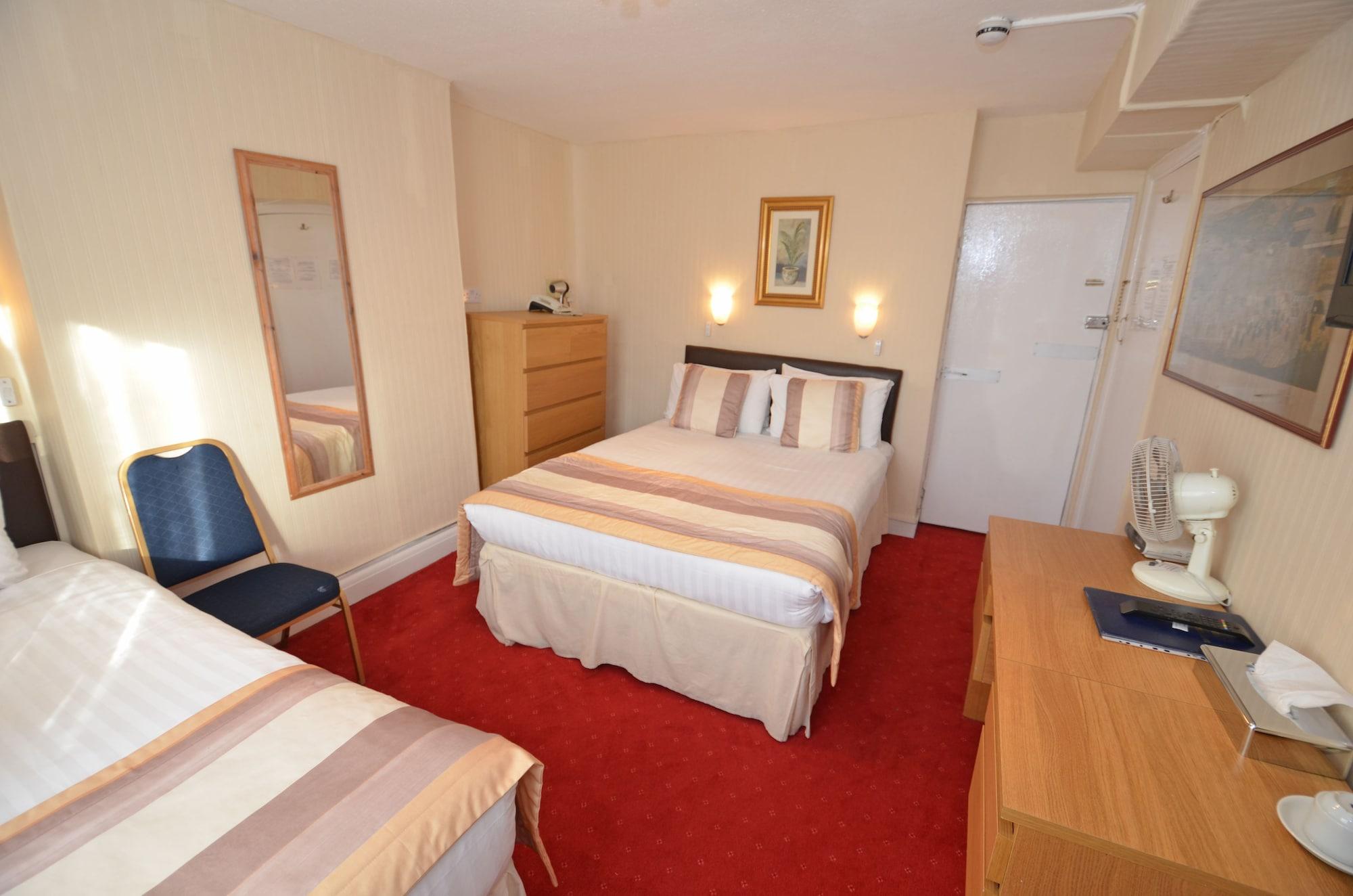 Parkwood Hotell 3*