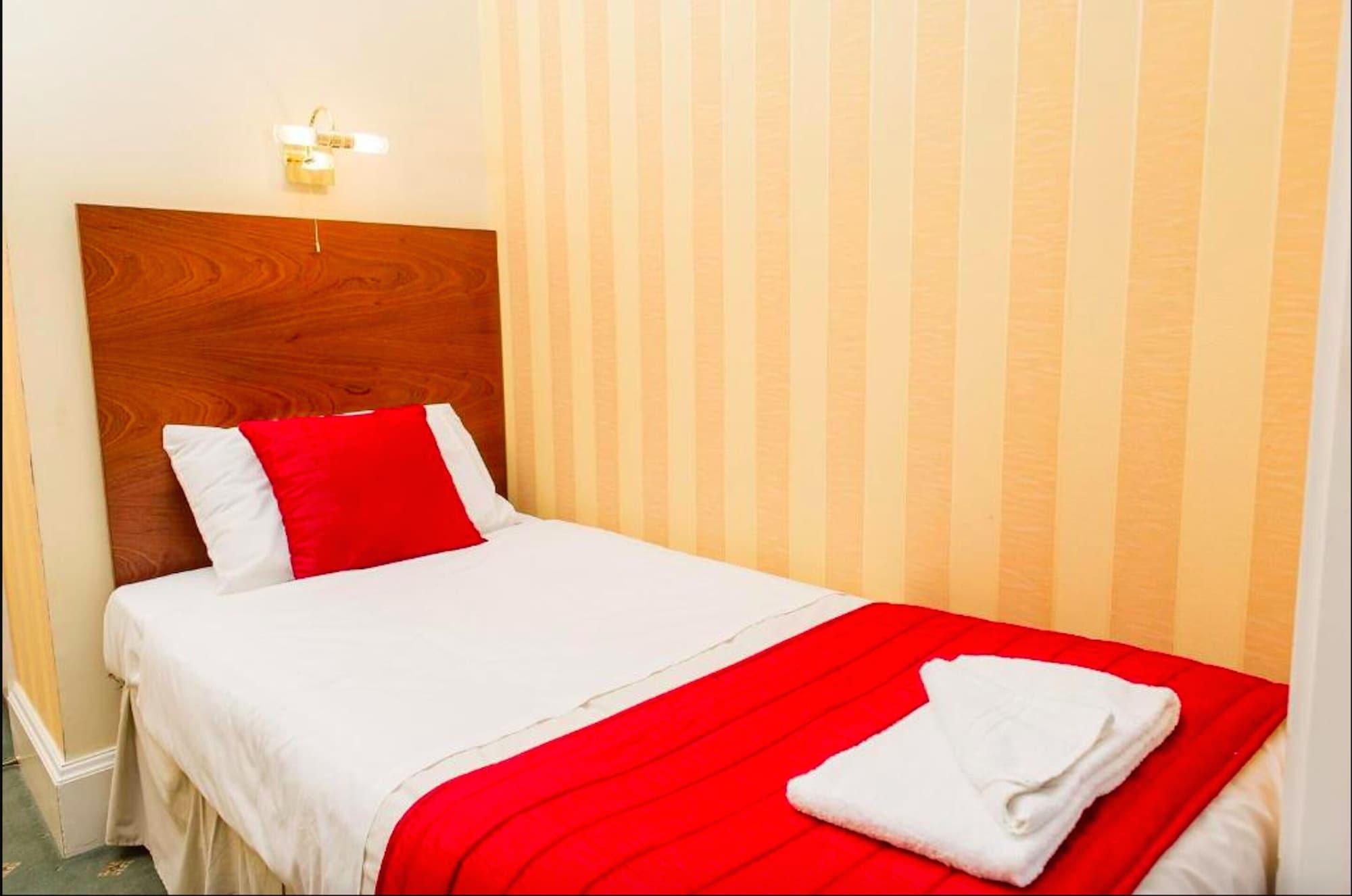 Avonmore Hotel 2*