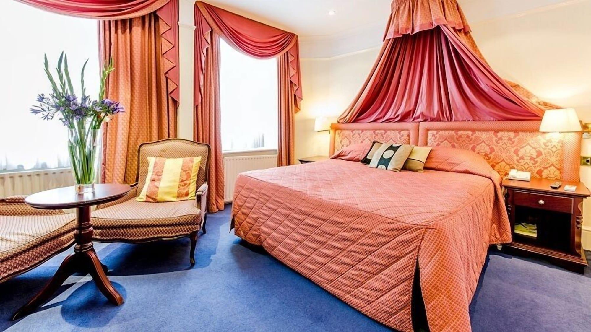Hotel La Place 4*