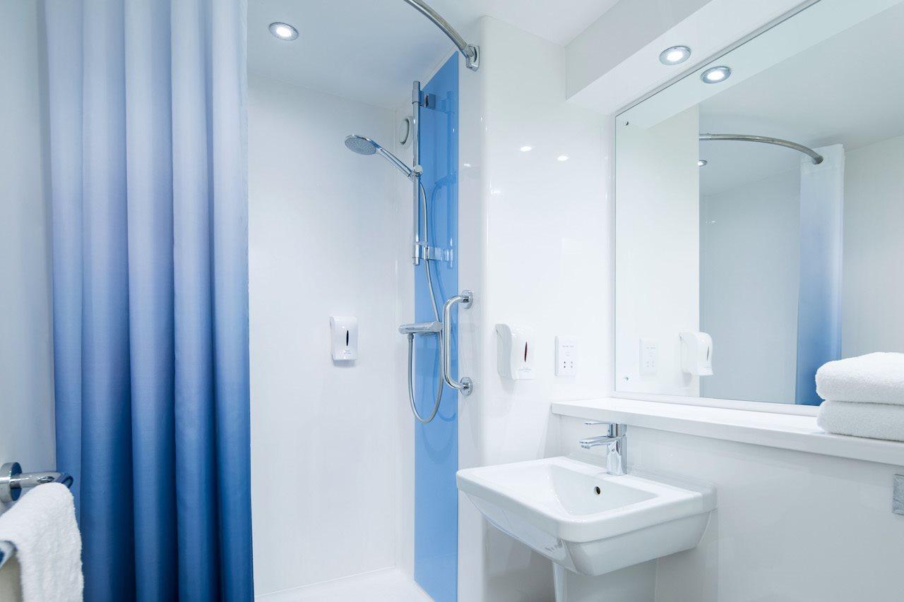 Travelodge Wembley High Road Hotel 2*
