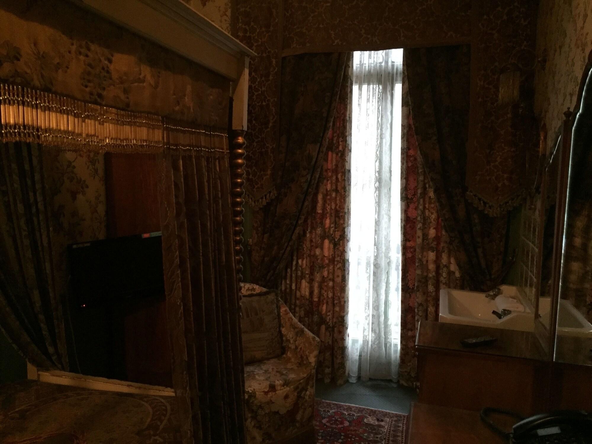 Pavilion 3* London