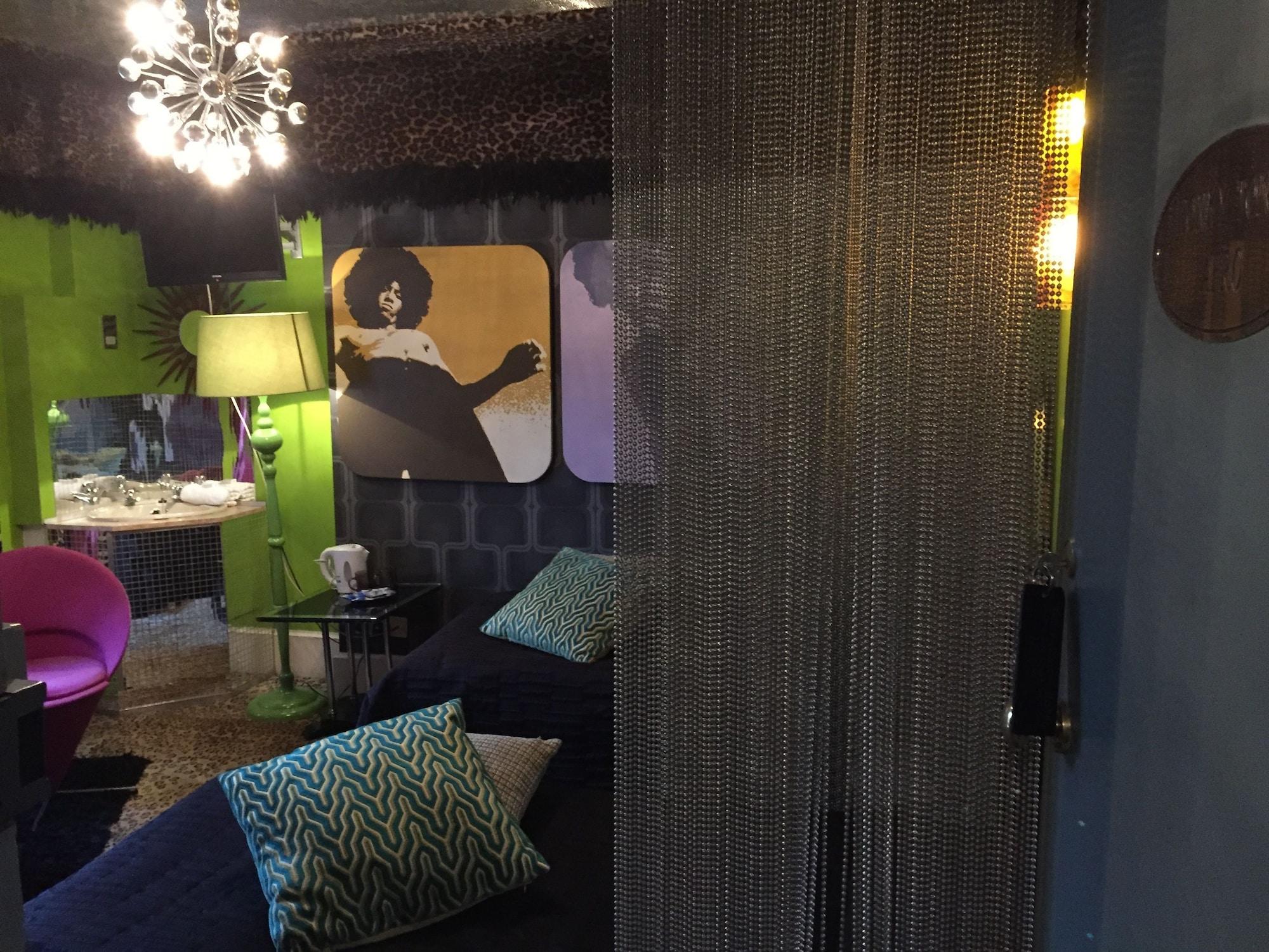 Pavilion Hotel London