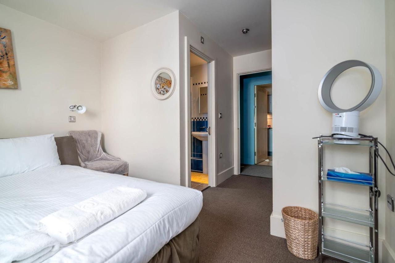 Lägenhet Guestready Superb Overlooking River Thames *
