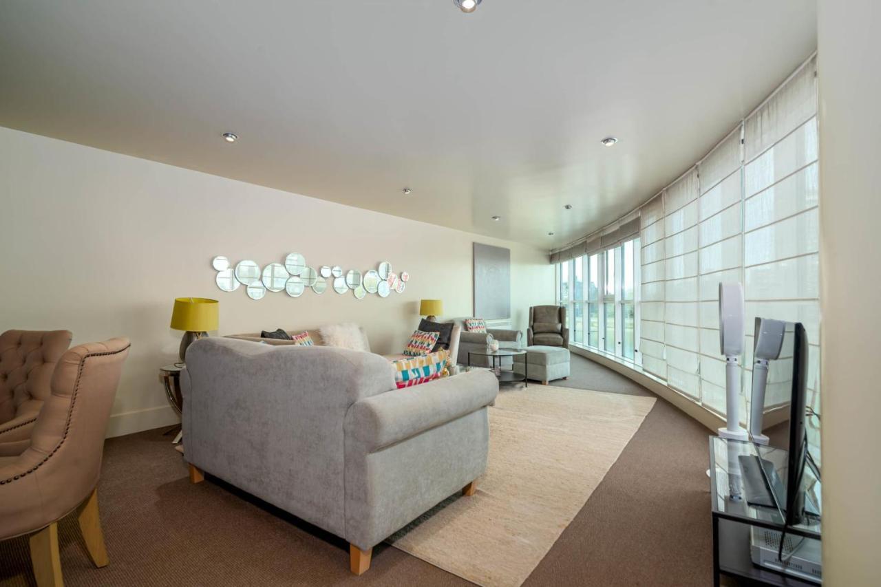Guestready Superb Overlooking River Thames Lägenhet London