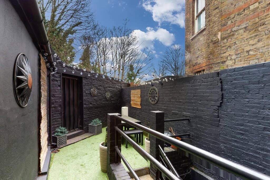 Appartamento Lovely 2 Bedroom Near Highgate Station Londra