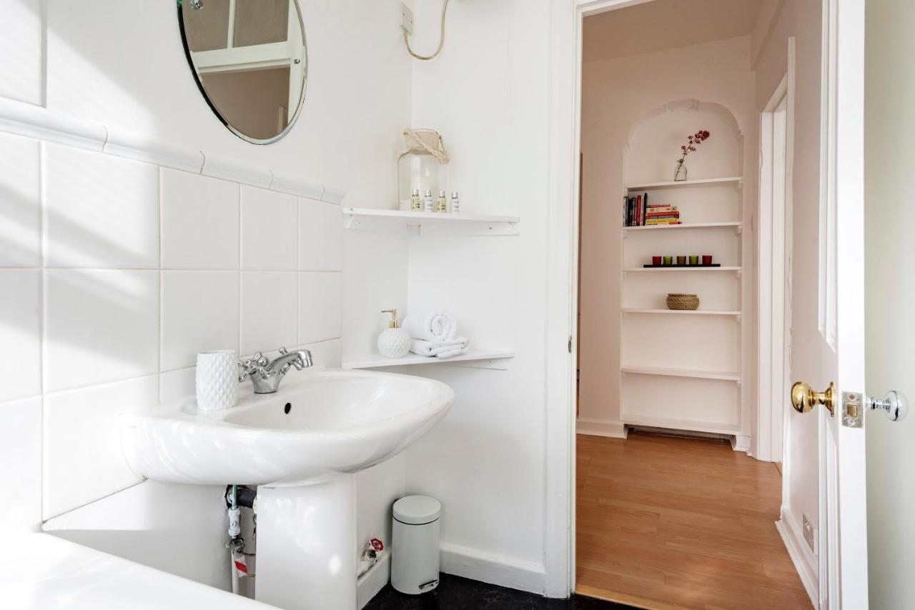 Notting Hill 2 Bed * London