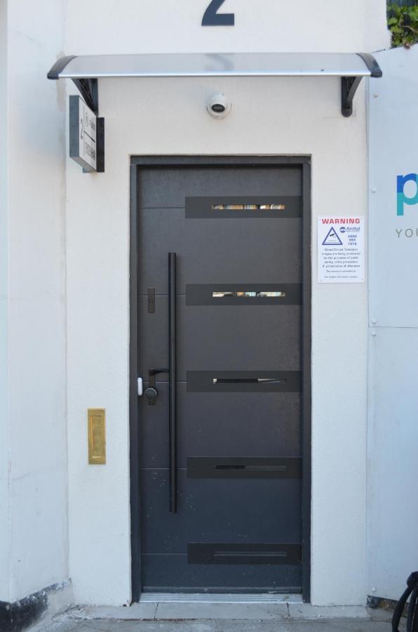 Lovely With Access For Wheel-chairs In Sydenham Appartement