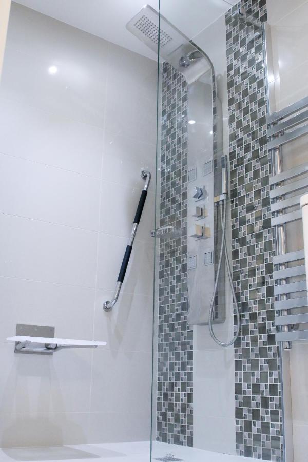 Lovely With Access For Wheel-chairs In Sydenham Appartement *