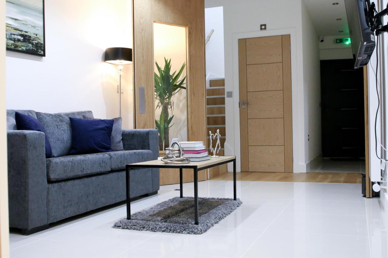 Deluxe And Modern In Sydenham *