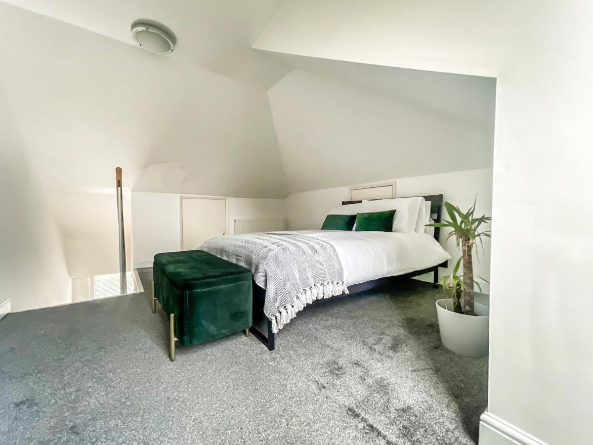 Luxury 2 Bed Furnished With Parking * Londen