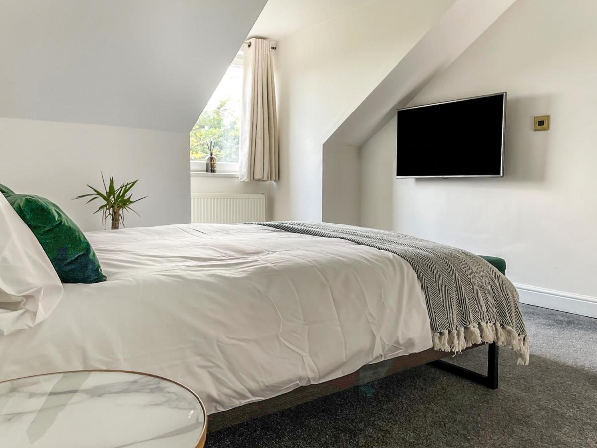 Luxury 2 Bed Furnished With Parking Londen