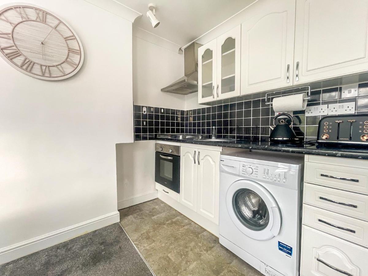 Luxury 2 Bed Furnished With Parking Appartement *