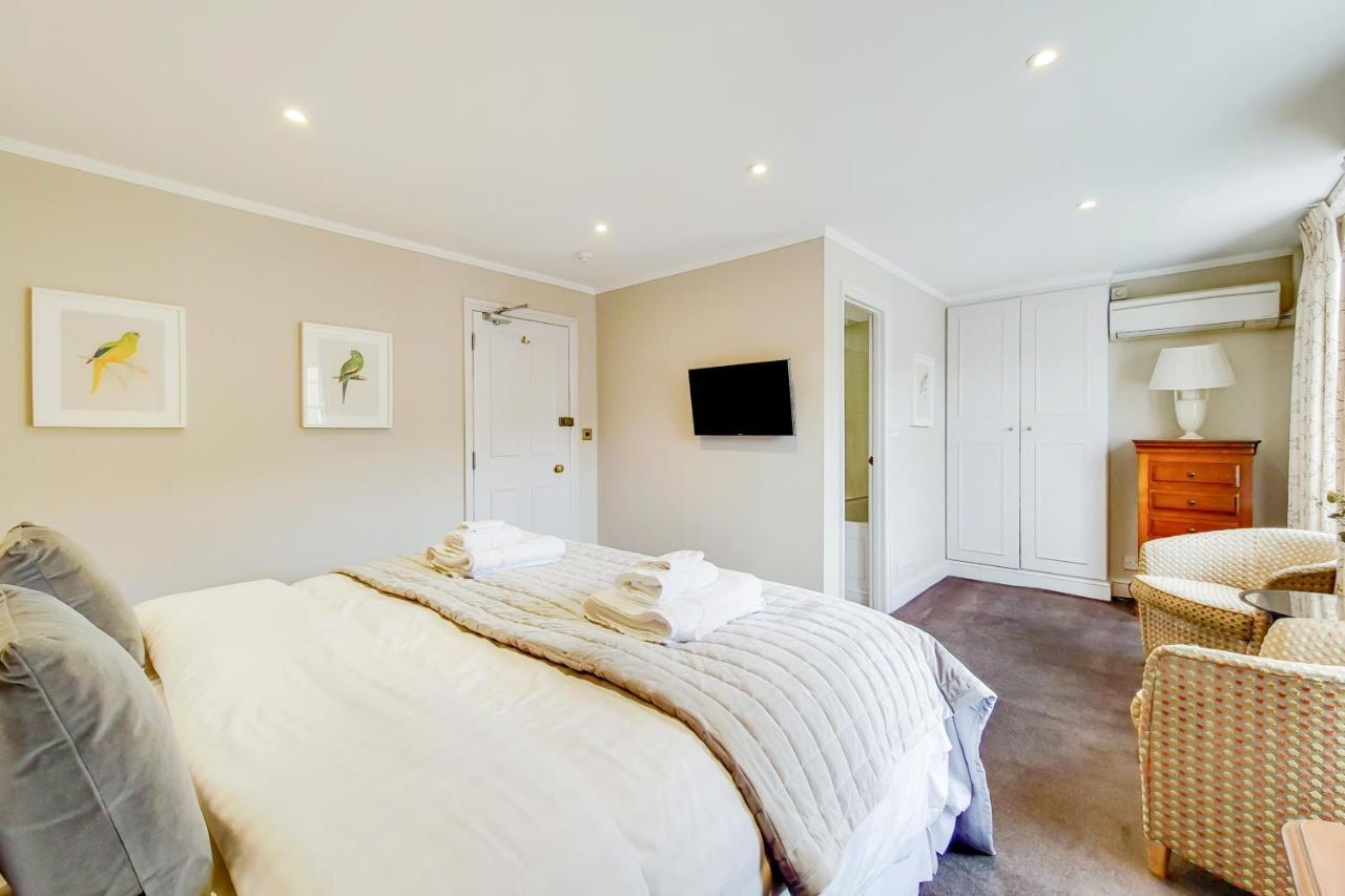 Knightsbridge Roof Garden Hotel 3*
