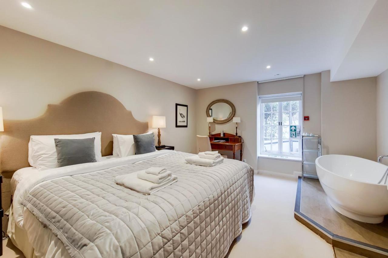 Knightsbridge Roof Garden Hotel