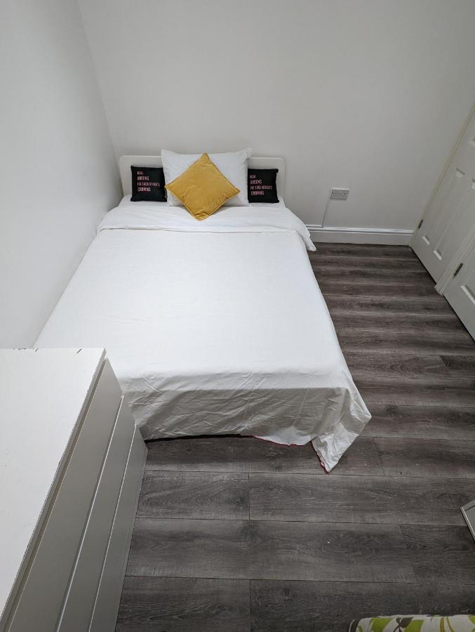 Gasthof Mile End- Prime Location *