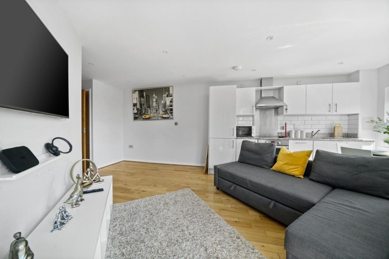Appartamento Amisha Modern Deluxe 2 Bed By Tower Bridge Londra
