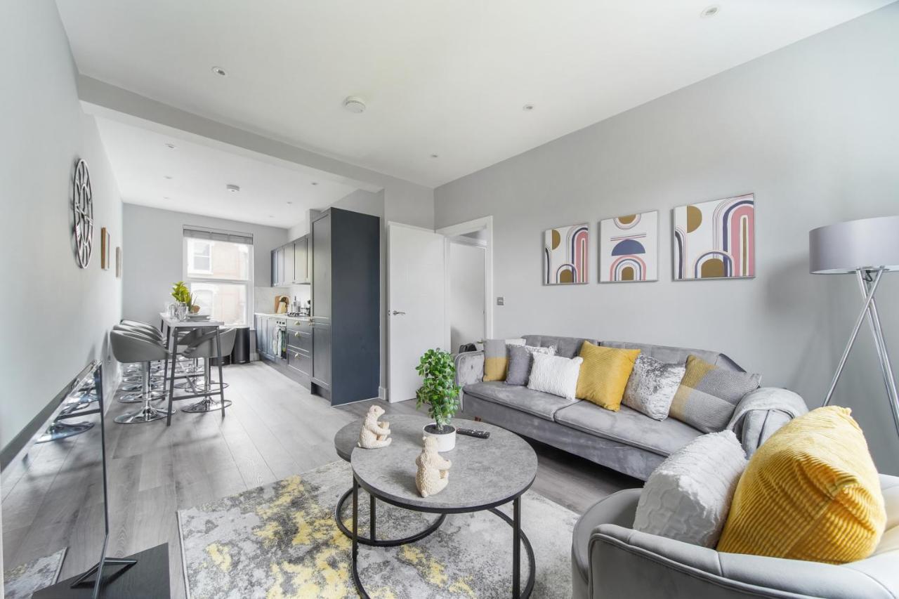 Lägenhet Stunning 3 Bed 3 Bath Townhouse
