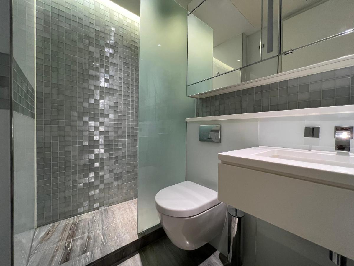 One Bedroom In Luxury On 30th Floor In Central With Breathtaking Skyline View Of Major Landmarks In Privat bolig *