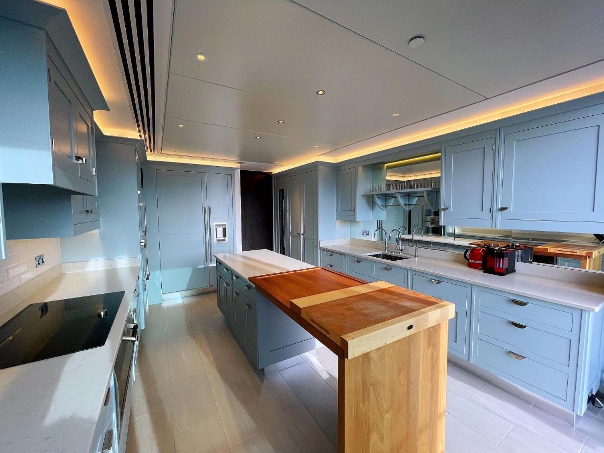 Privat bolig One Bedroom In Luxury On 30th Floor In Central With Breathtaking Skyline View Of Major Landmarks In *
