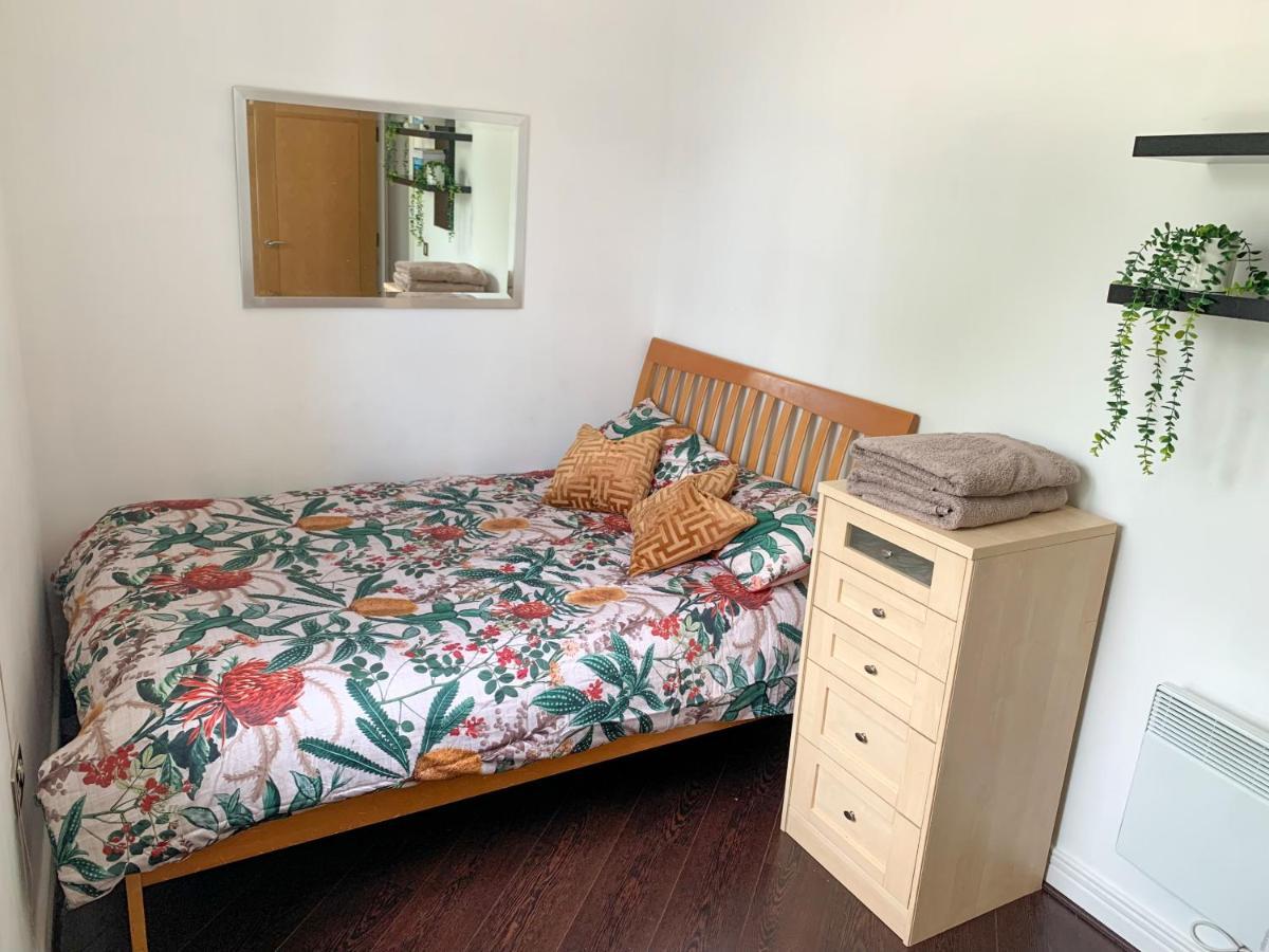 In Stratford With Private Bathroom And Parking Séjour chez l'habitant *