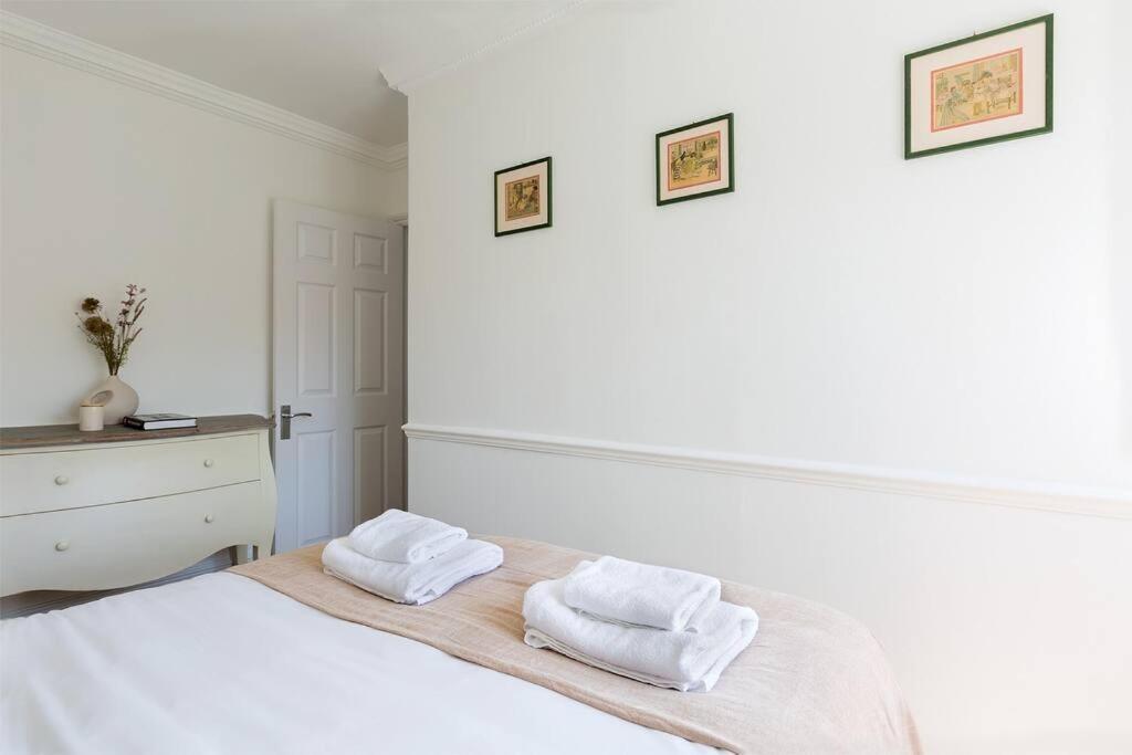 Lejlighed Spacious 3 Bedroom Flat With Terrace
