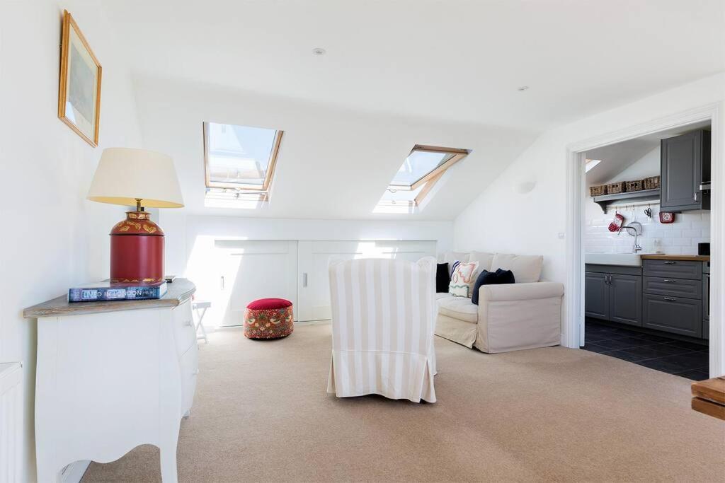 Spacious 3 Bedroom Flat With Terrace Lejlighed *