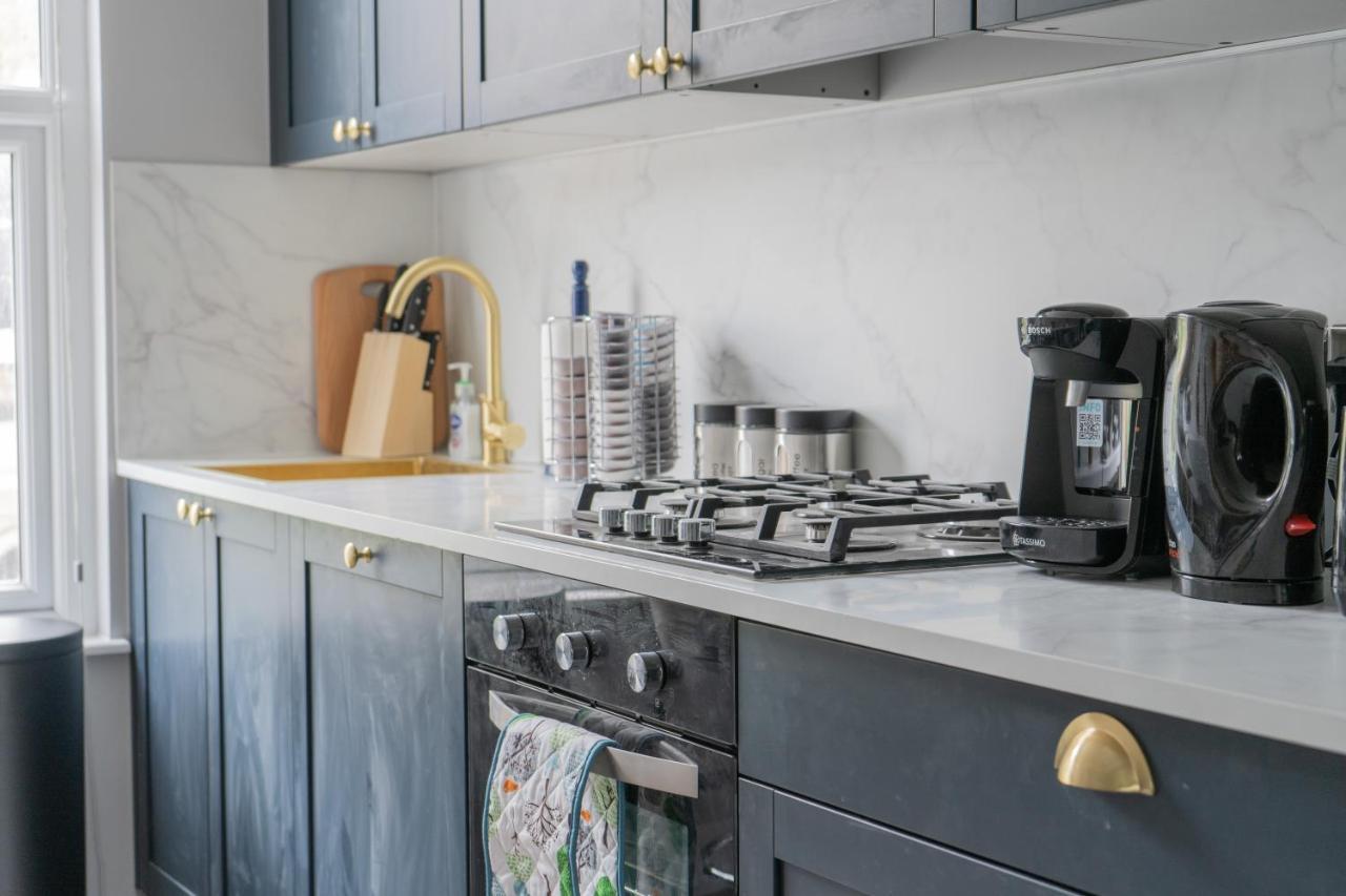 Stunning 3 Bed 3 Bath Townhouse Lägenhet *