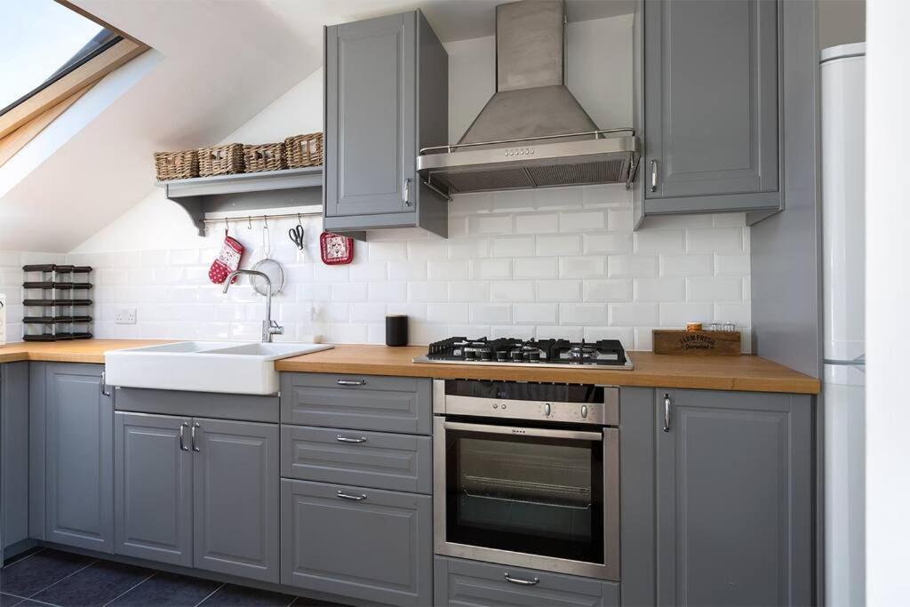 Spacious 3 Bedroom Flat With Terrace Lejlighed *