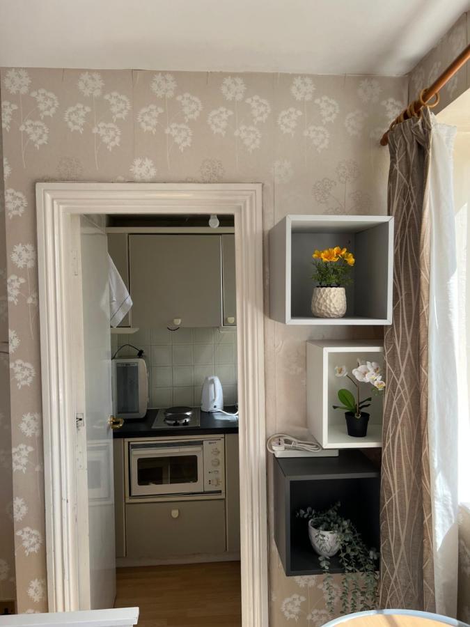 Super Located In South Ken At Chelsea Cloister * London