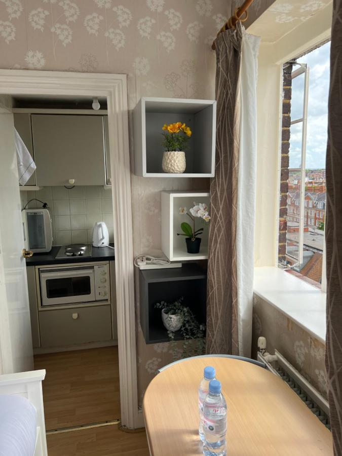 Super Located In South Ken At Chelsea Cloister Leilighet *