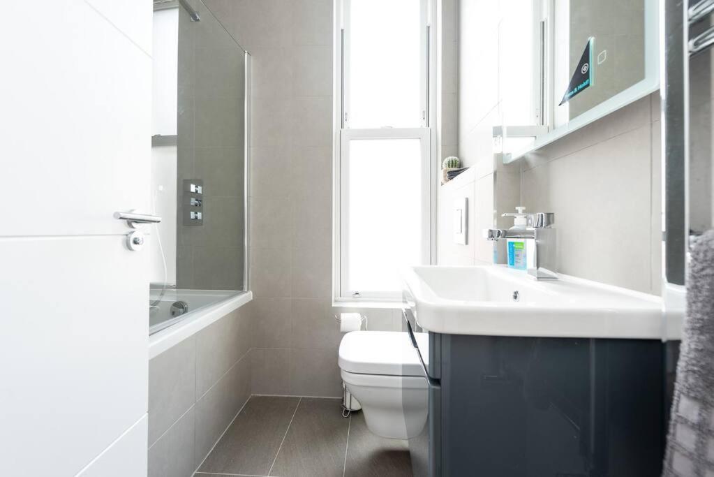 Beautiful By Hyde Park Ss2 Apartment