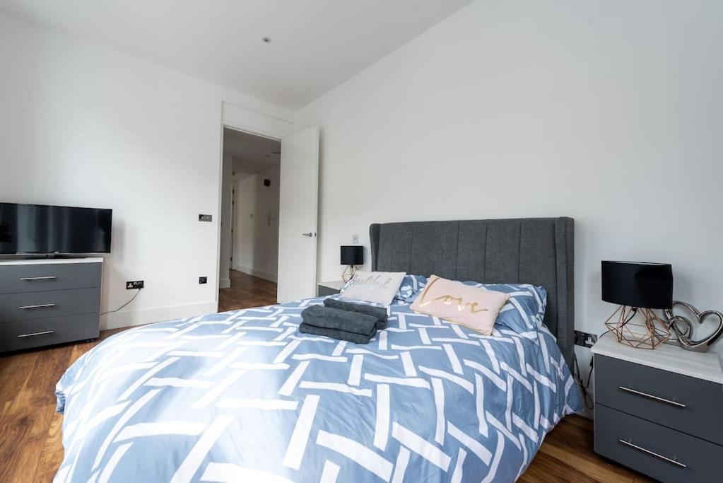 Beautiful By Hyde Park Ss2 Apartment London