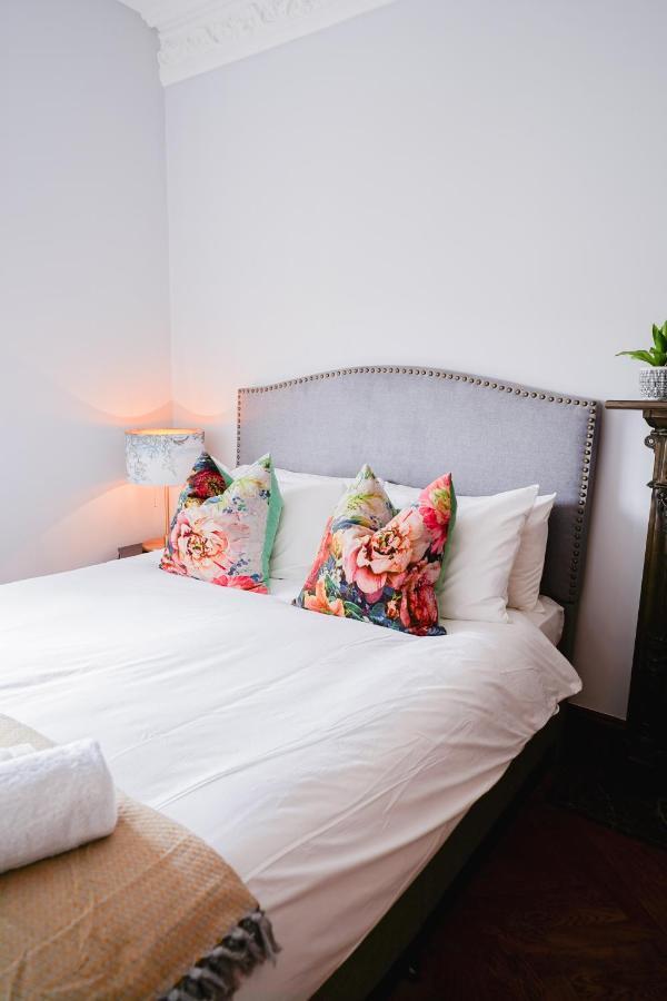 Classic Paddington 2-bedroom Londra