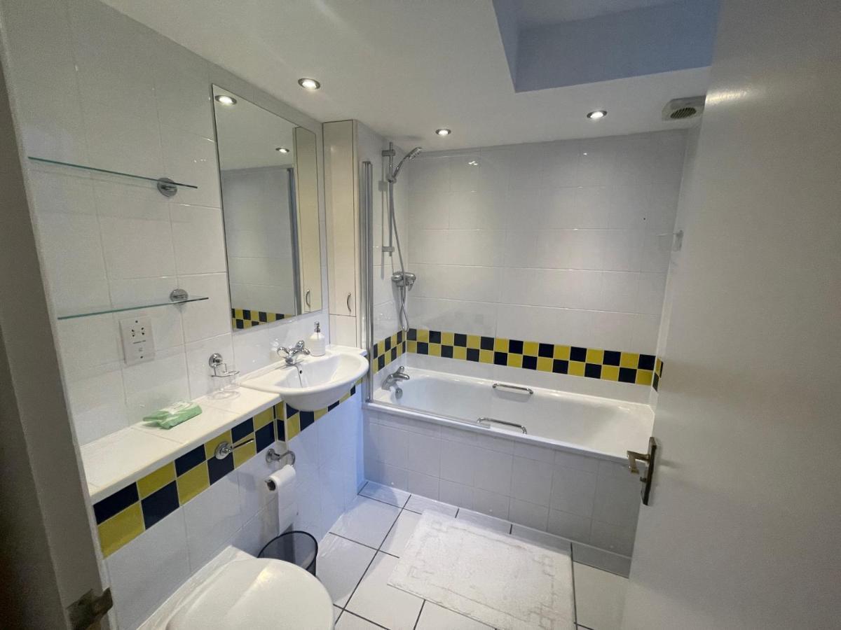 Lägenhet Tower Bridge City Haven King En-suite With Parking *