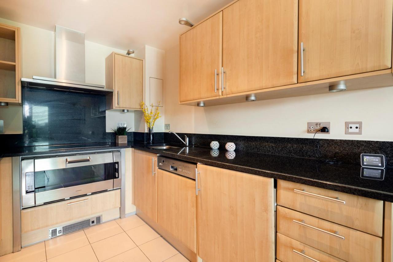 Apartment Beautiful River View Close To Eye London