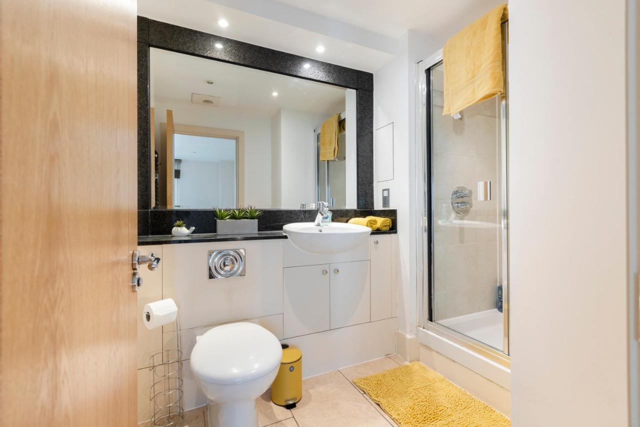 Apartment Beautiful River View Close To Eye London