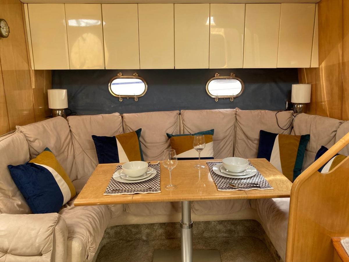 Entire Boat At St Katherine Docks 2 Available Select Using Options Botel