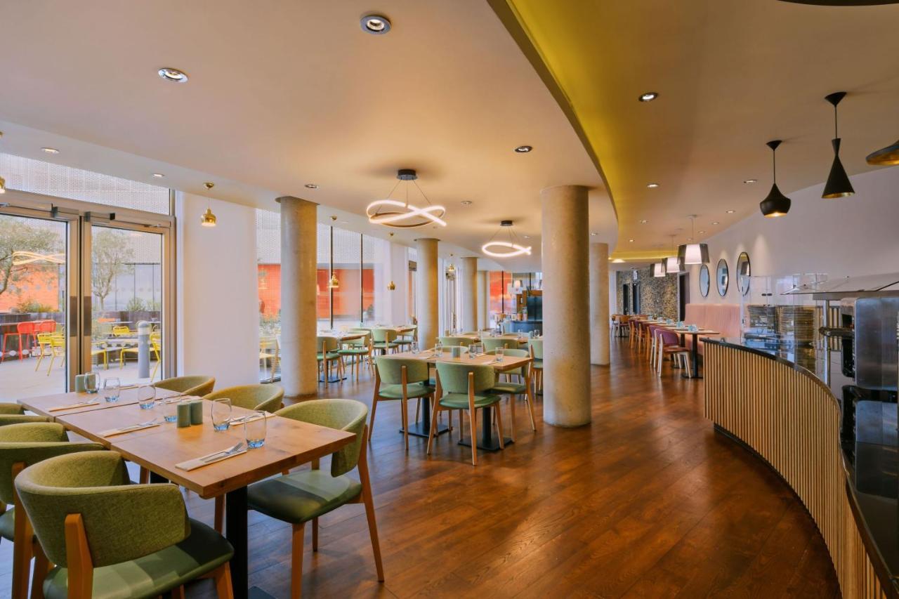 Aloft Excel Hotel London