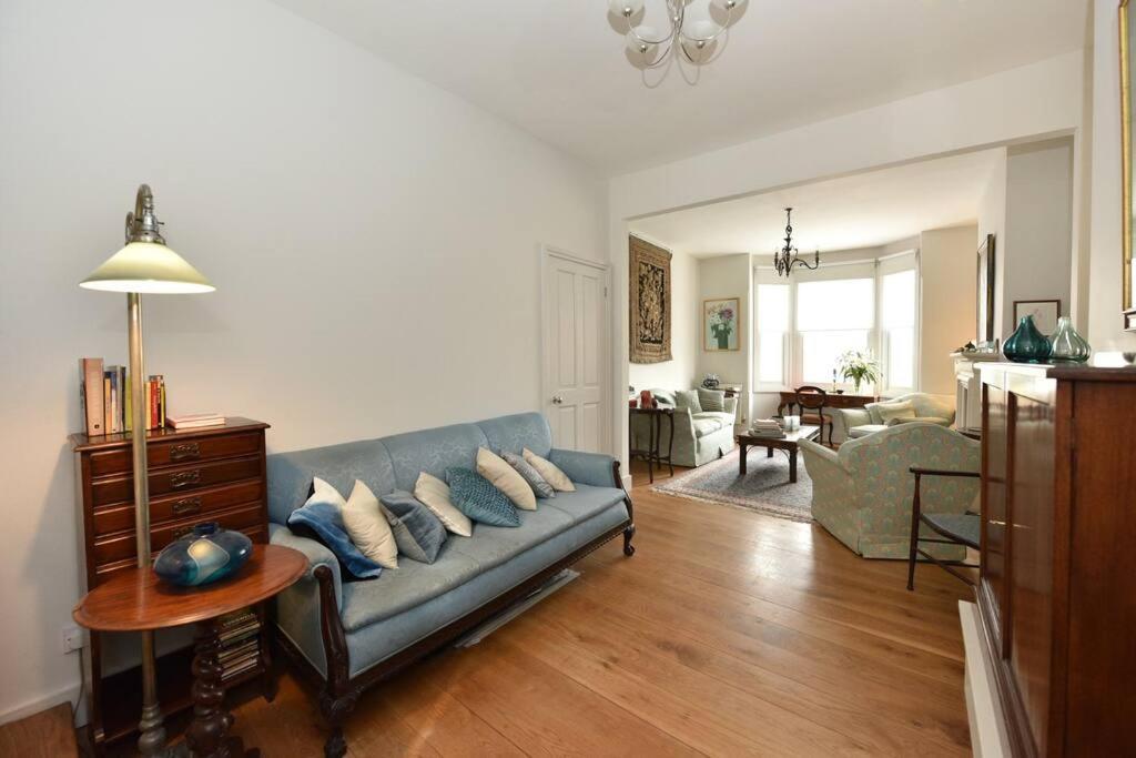 Pooters London, Elegant Townhouse, Very