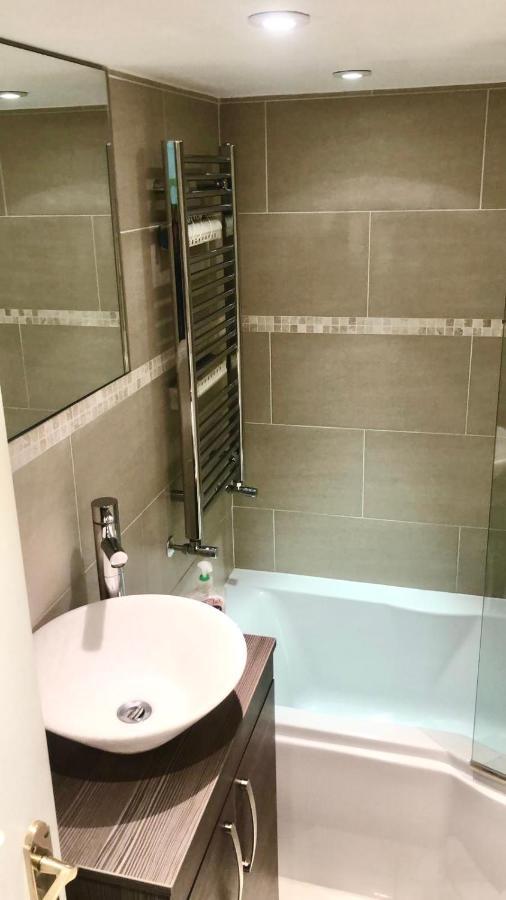 Large 2 Beds Flat Overlooking Clapham Common Park Lägenhet London