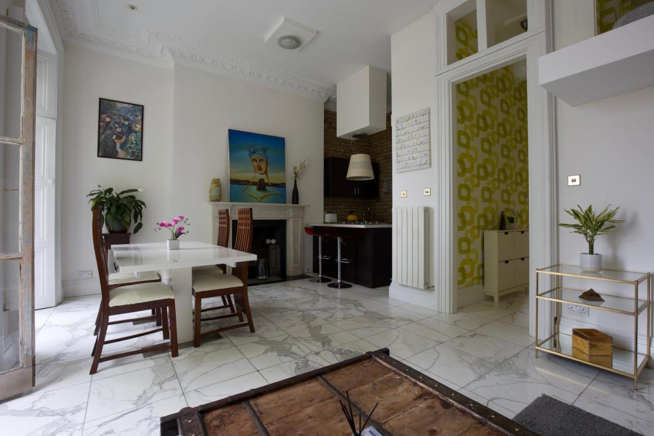 Large 2 Beds Flat Overlooking Clapham Common Park Lägenhet *