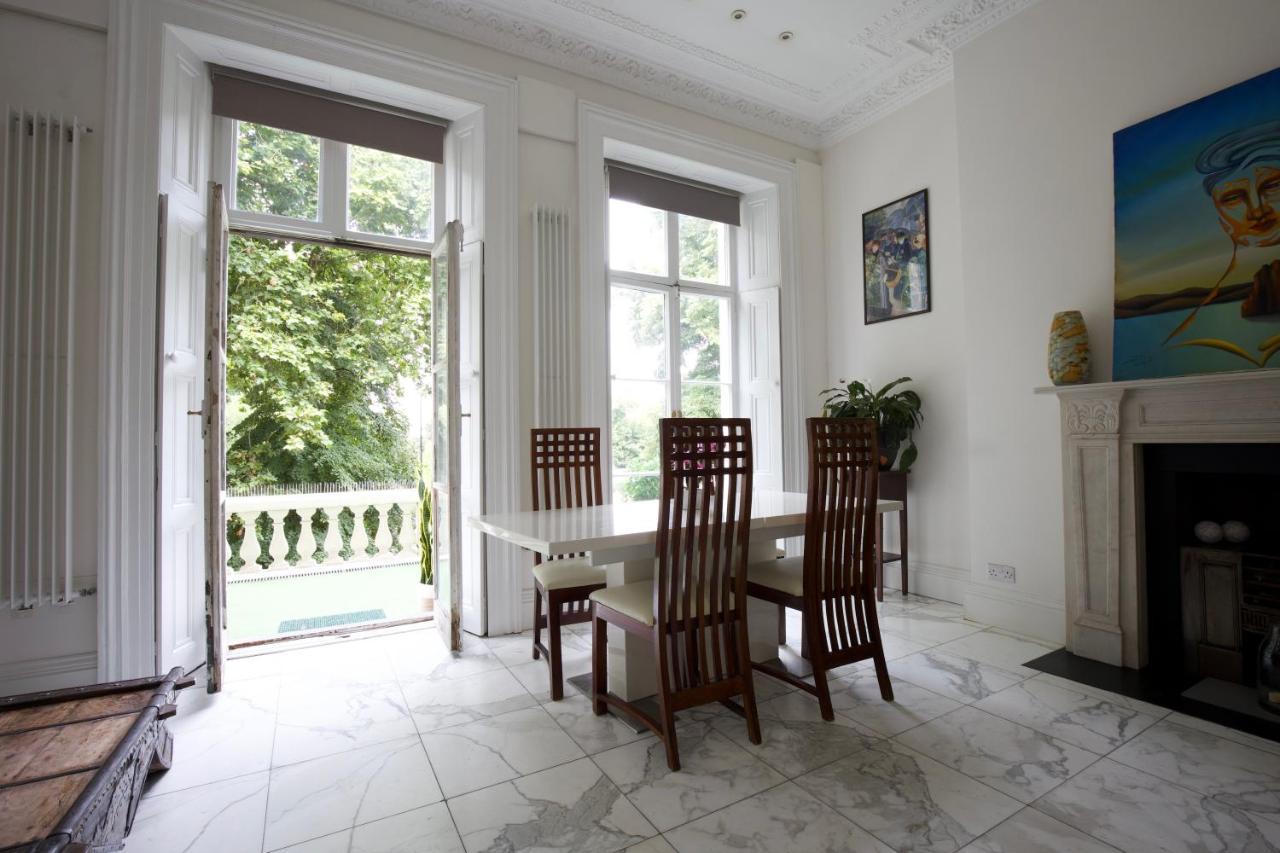 Large 2 Beds Flat Overlooking Clapham Common Park Lägenhet *