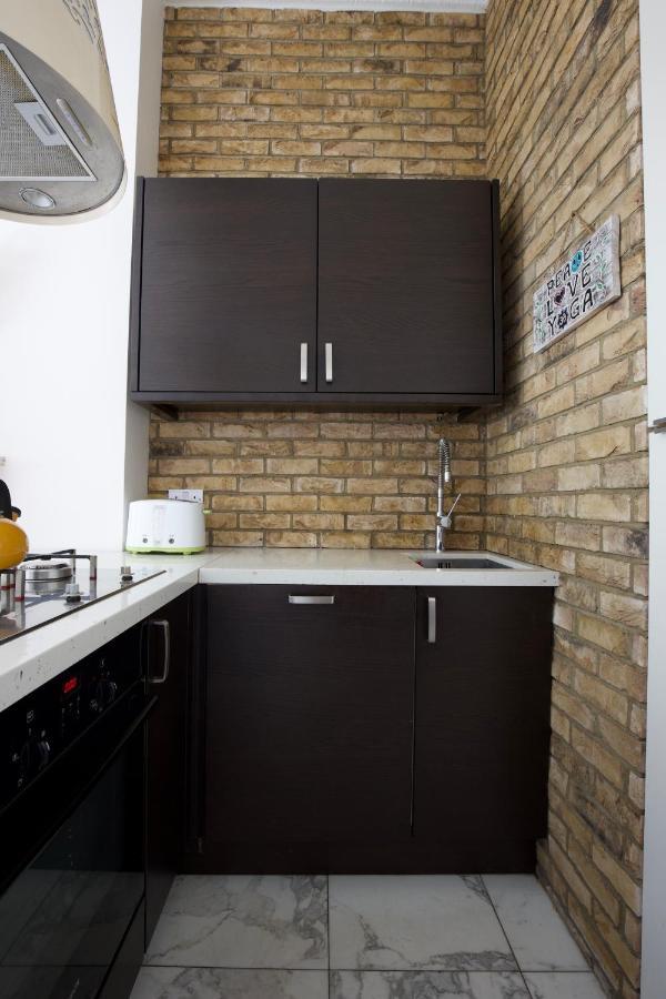 Large 2 Beds Flat Overlooking Clapham Common Park Lägenhet London