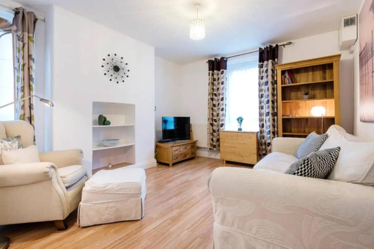 Fabulous 2 Bedroom In Bridge Apartment London